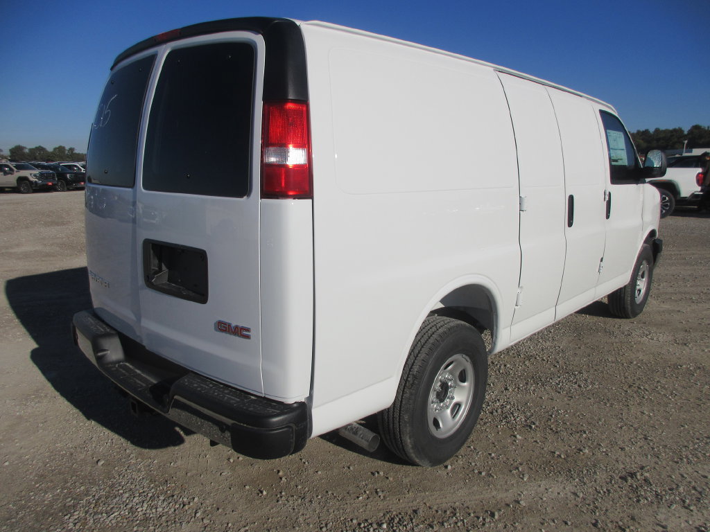 New 2027 GMC Savana 2500 w/ Driver Convenience Package RWD image 4