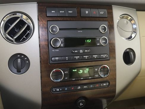 Used 2014 Ford Expedition EL XLT w/ Equipment Group 202A image 26