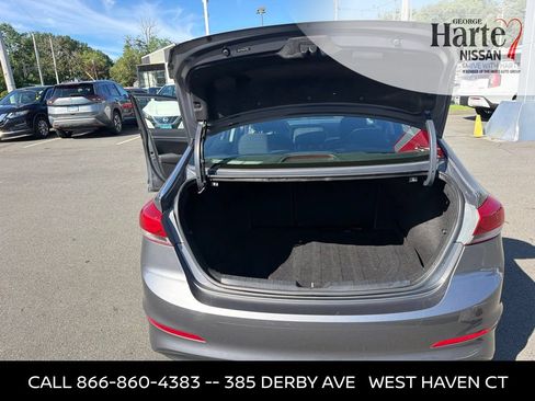 Used 2018 Hyundai Elantra SE w/ SE Connectivity Package 04 FWD image 19