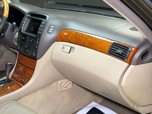 Used 2005 Lexus LS 430 RWD image 50