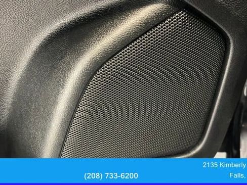 Used 2022 Ford Edge ST-Line w/ Cold Weather Package image 17