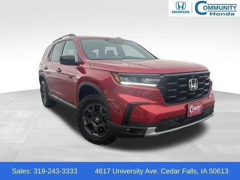 New 2025 Honda Pilot TrailSport image 1