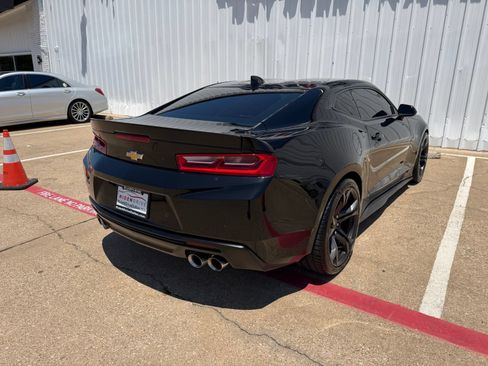 Used 2018 Chevrolet Camaro SS RWD image 6