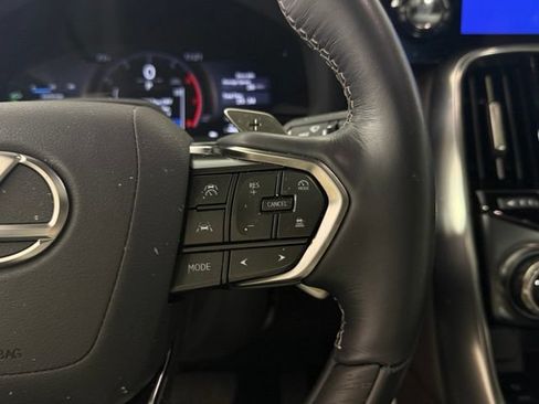 Used 2025 Lexus LX 600 4WD w/ Accessory Package (2T) image 35