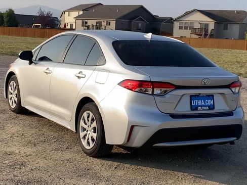 Used 2022 Toyota Corolla LE image 7
