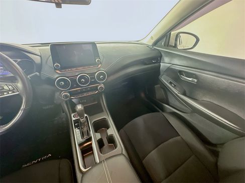 Used 2023 Nissan Sentra SV image 11