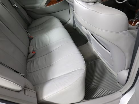 Used 2011 Toyota Camry XLE image 22