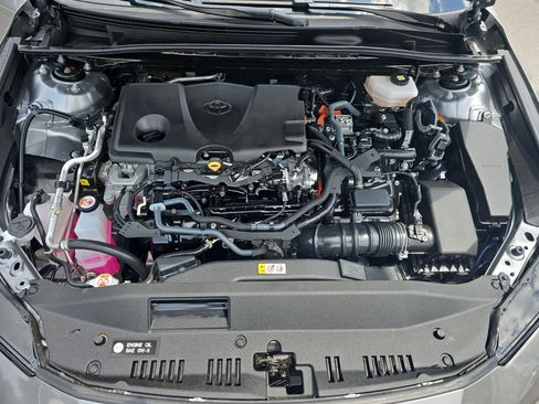 Used 2025 Toyota Camry SE w/ Convenience Package FWD image 31