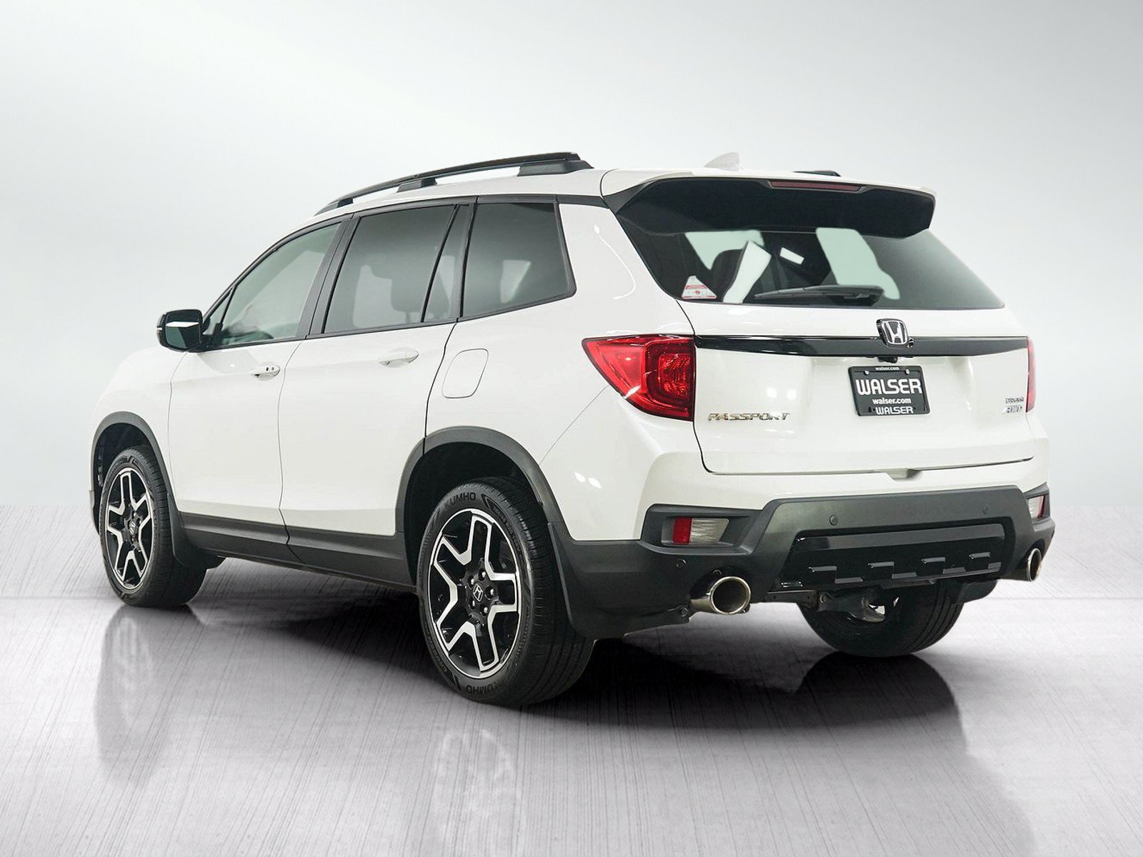 Used 2023 Honda Passport Touring image 3