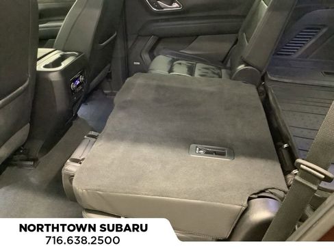 Used 2022 Chevrolet Tahoe Z71 w/ Luxury Package AWD/4WD image 11