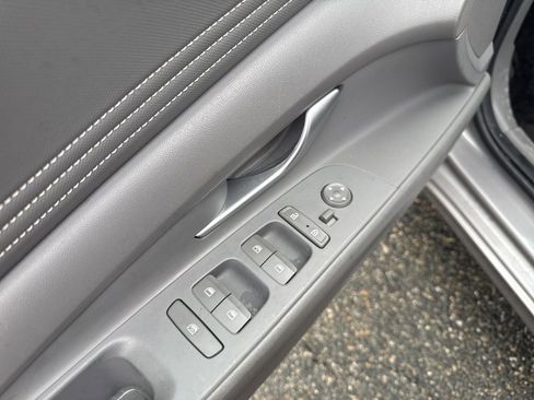 Used 2023 Hyundai Elantra SEL w/ Convenience Package image 15