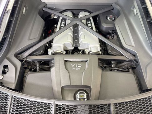 Used 2021 Audi R8 V10 w/ Premium Package RWD image 24
