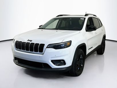 Used 2023 Jeep Cherokee Altitude Lux w/ Lux Elite Package