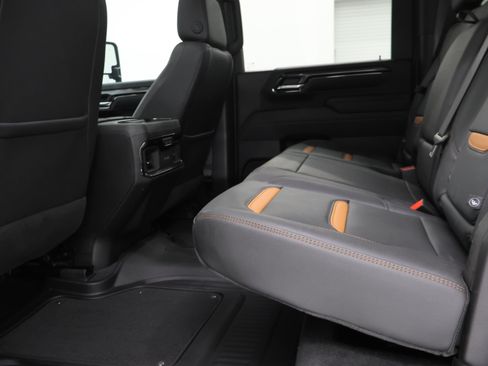 Used 2025 GMC Sierra 2500 AT4 w/ AT4 Premium Plus Package AWD/4WD image 44
