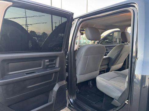 Used 2015 RAM 2500 Tradesman w/ Chrome Appearance Group AWD/4WD image 14
