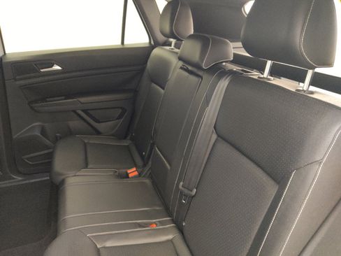 Used 2020 Volkswagen Atlas Cross Sport SE FWD image 18