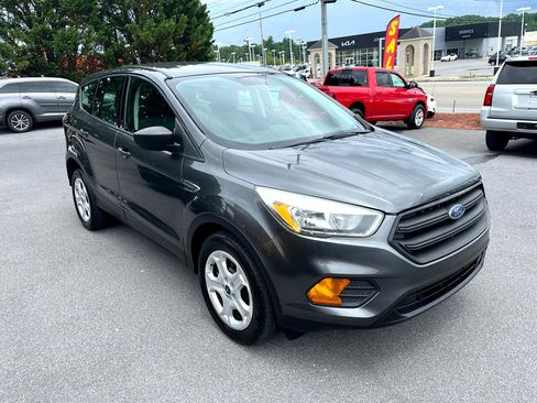 Used 2017 Ford Escape S image 7