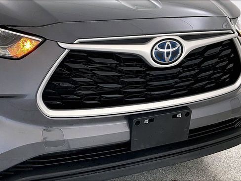 Used 2021 Toyota Highlander XLE image 38