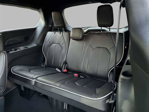 New 2026 Chrysler Pacifica Limited w/ S Appearance Package image 7