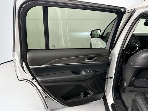 Used 2023 Jeep Grand Cherokee L Limited w/ Trailer Tow Group (B) image 25