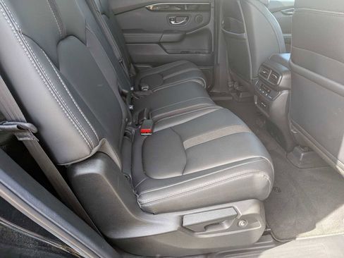 Certified 2025 Honda Pilot Touring image 19