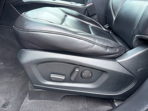 Used 2021 Ford Explorer XLT w/ Equipment Group 202A image 10