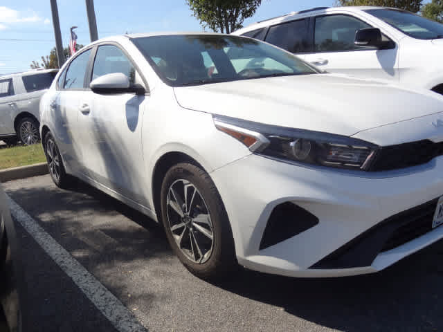Used 2024 Kia Forte LXS FWD image 2