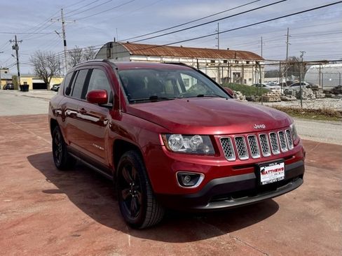 Used 2015 Jeep Compass High Altitude image 3