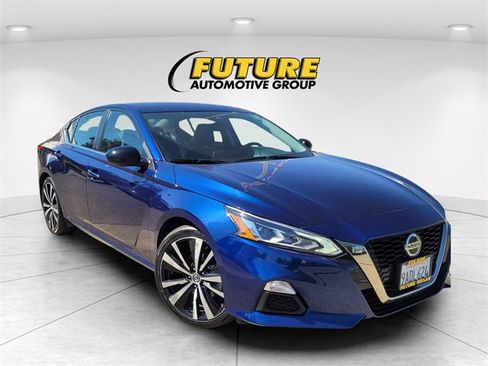 Used 2022 Nissan Altima 2.5 SR image 1