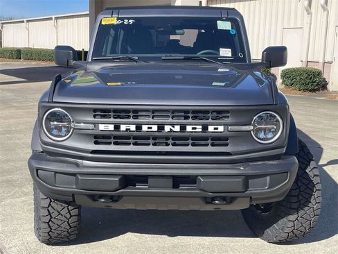 New 2025 Ford Bronco 4-Door image 8