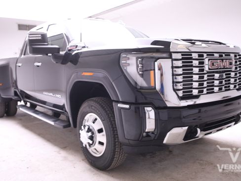 New 2026 GMC Sierra 3500 Denali image 7