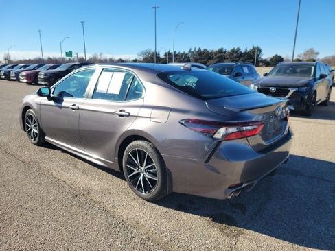 Used 2024 Toyota Camry SE image 23