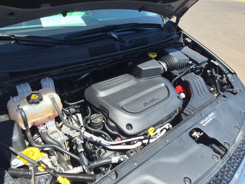 Used 2022 Chrysler Pacifica Limited FWD image 34
