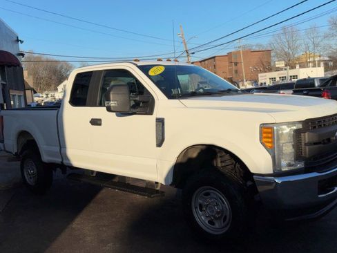 Used 2017 Ford F250 XL w/ Power Equipment Group image 4
