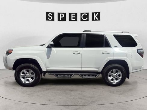 Used 2021 Toyota 4Runner SR5 AWD/4WD image 2