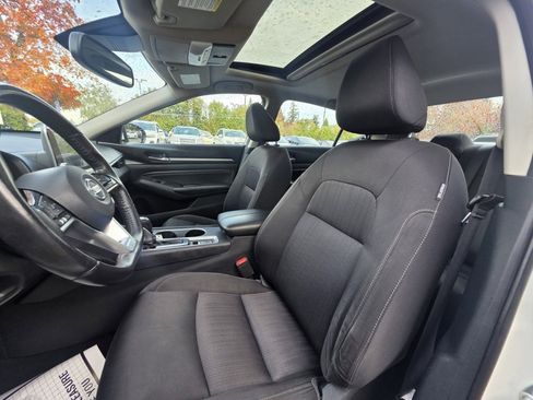 Used 2019 Nissan Altima 2.5 SV image 16