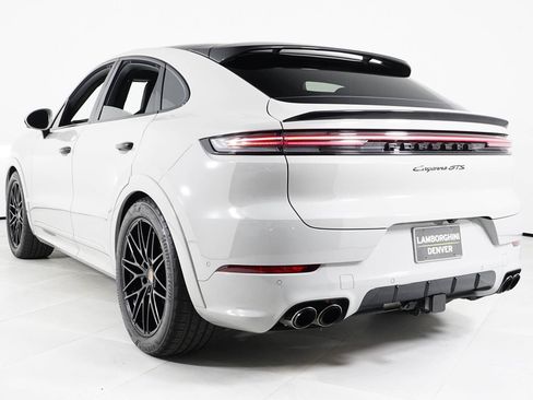 Used 2026 Porsche Cayenne GTS AWD/4WD image 18