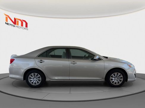 Used 2014 Toyota Camry LE FWD image 6