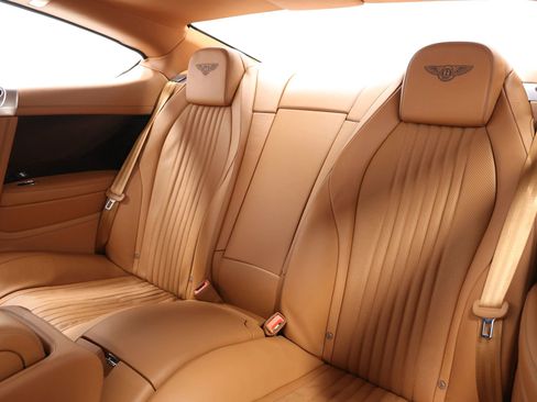 Used 2016 Bentley Continental GT image 3