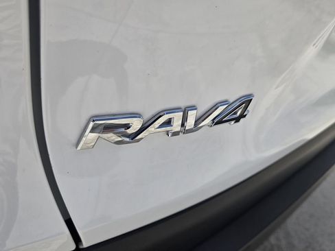 Used 2025 Toyota RAV4 XLE AWD/4WD image 13