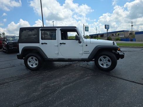 Used 2013 Jeep Wrangler Unlimited Sport AWD/4WD image 8