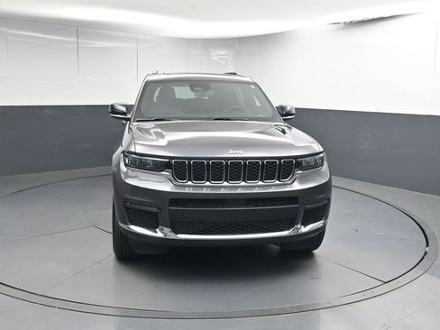 Used 2024 Jeep Grand Cherokee L Limited image 28