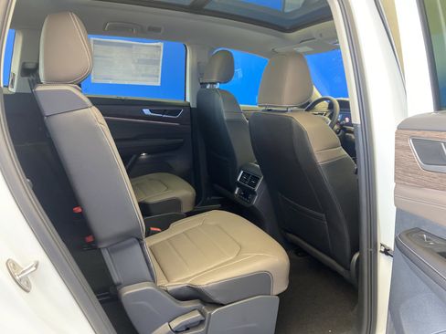 New 2026 Volkswagen Atlas SEL image 26