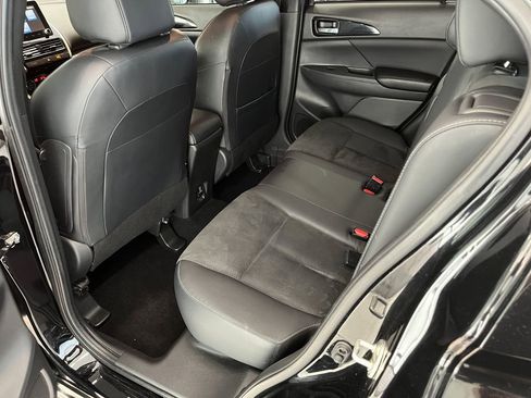 Used 2023 Mitsubishi Eclipse Cross SE image 25