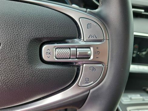Used 2025 Genesis GV70 2.5T AWD/4WD image 18