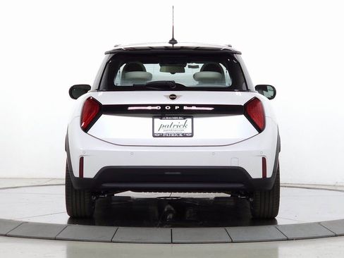 Used 2025 MINI Cooper 2-Door Hardtop FWD image 7