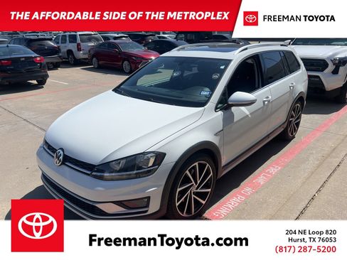 Used 2019 Volkswagen Golf Alltrack SE AWD/4WD image 1