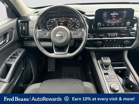 Used 2023 Nissan Pathfinder SV AWD/4WD image 27
