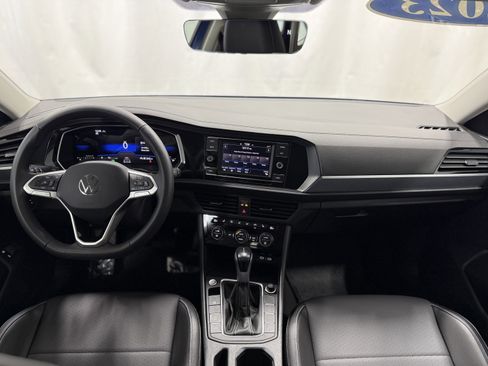 Certified 2023 Volkswagen Jetta SE image 22