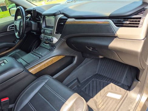 Used 2019 GMC Yukon XL Denali w/ Denali Ultimate Package AWD/4WD image 35